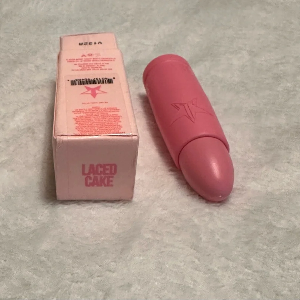Velvet Trap Laced Cake Lipstick by Jeffree Starr